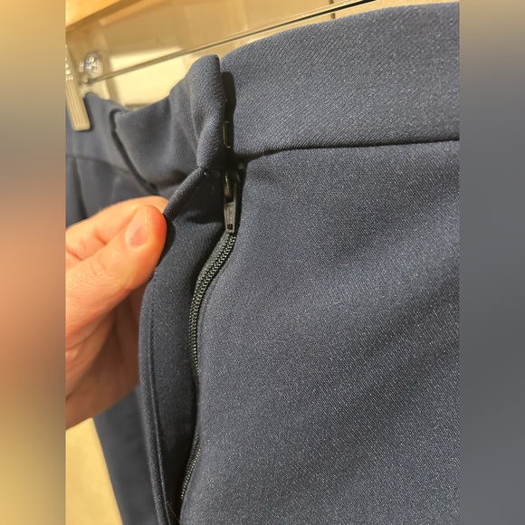 Abercrombie&Fitch Sloane Tailored Navy Shorts , size M - Picture 6 of 7